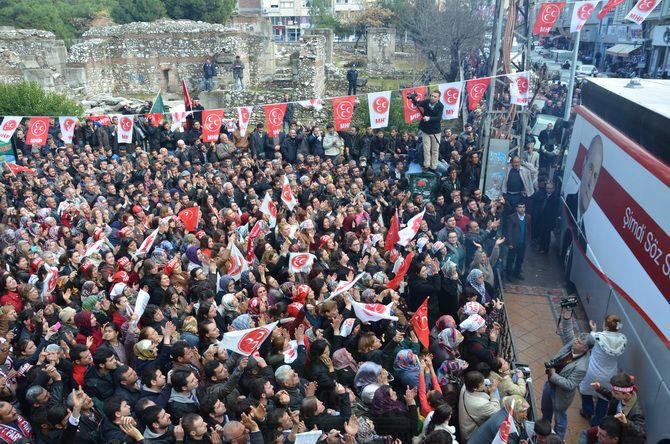 MHP LİDERi DEVLET BAHÇELİ AKHİSARLILAR İLE BULUŞTU